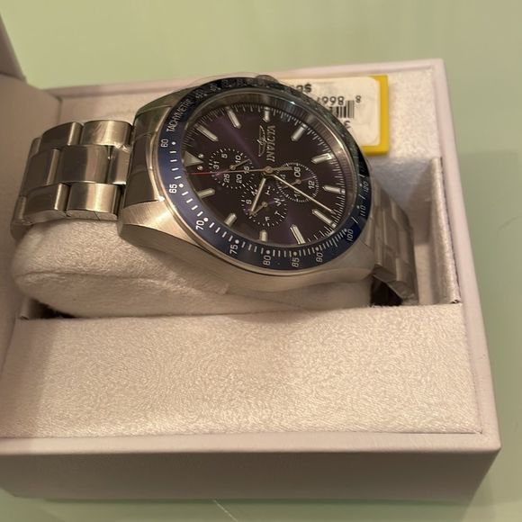 Invicta watch NWT invincible in detail $695 in the box with the warranty - Picture 6 of 10